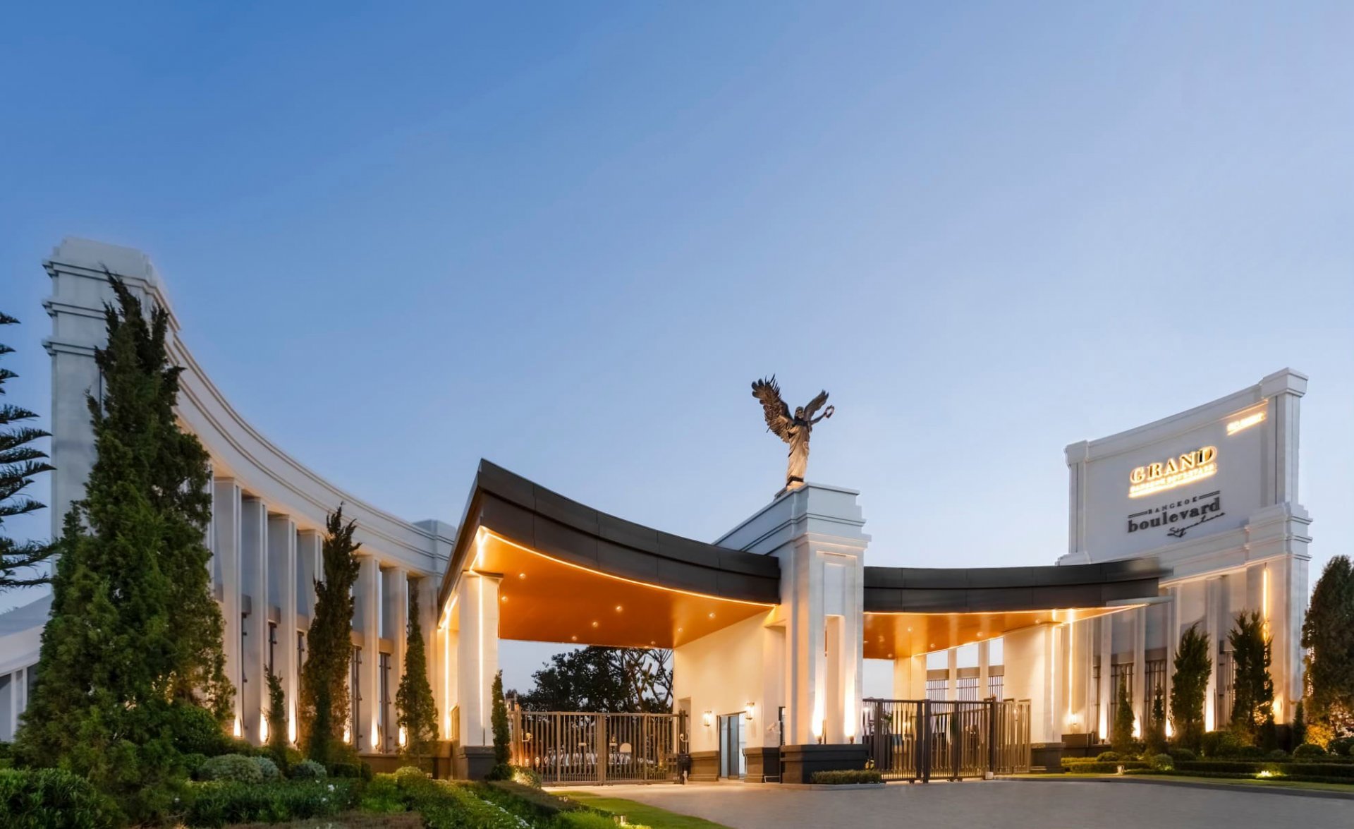 Grand Bangkok Boulevard Chaengwatthana-Ratchaphruek 1